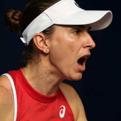 Vitórias de Bencic e Baez forçam definição nas duplas mistas