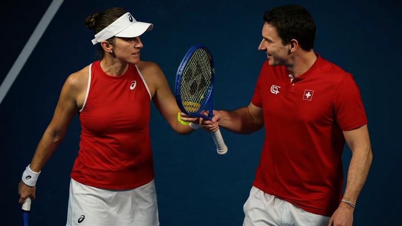 Suíça vence duplas mistas e avança às semifinais da United Cup