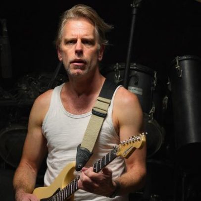 Bill Kreutzmann presta homenagem a Bob Weir em tributo