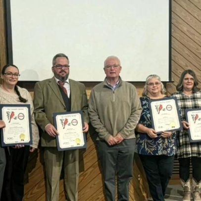 Acampamento juvenil no Alabama e conferência de idosos no Tennessee em destaque