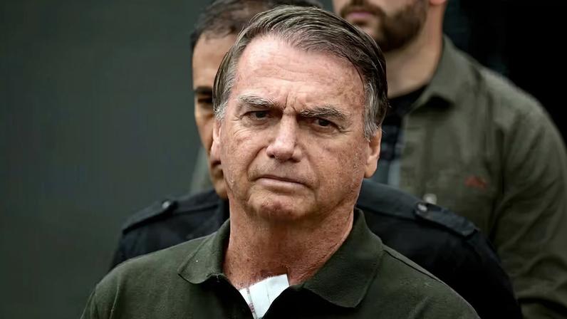 O ex-presidente Jair Bolsonaro foi condenado a 27 anos e 3 meses de prisão — Foto: Pablo Porciuncula/AFP