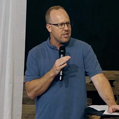 Igreja pentecostal na Austrália suspende pastor e esposa