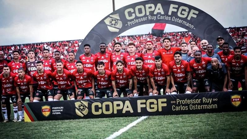 Brasil de Pelotas foi o primeiro campeãi gaúcho (Foto: Reprodução/GEB)