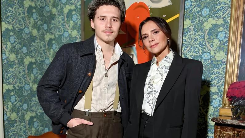 Victoria Beckham envia mensagem ao filho Brooklyn mesmo com bloqueio