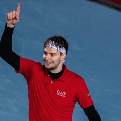 Bublik é campeão em Hong Kong e atinge top 10 inédito