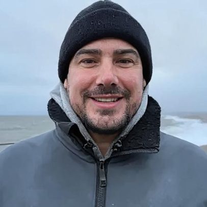 Ilha onde observar ondas de tempestade é tradição