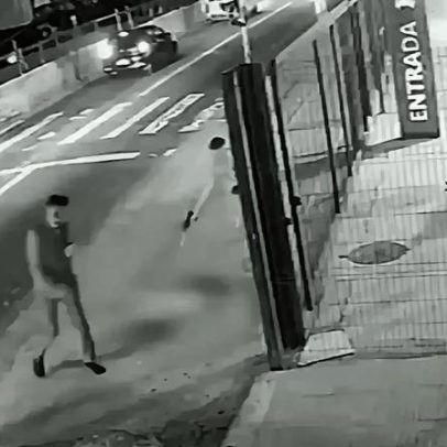 Cachorro é morto a dez tiros em frente a ponto de ônibus em SP
