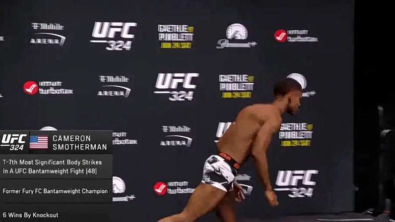 Cameron Smotherman em pesagem do UFC 324 (Foto: Reprodução/UFC)