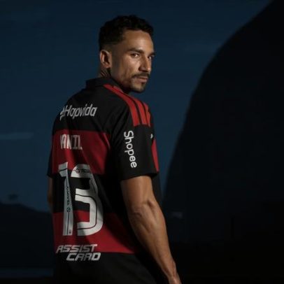 Flamengo lança o uniforme principal para a temporada