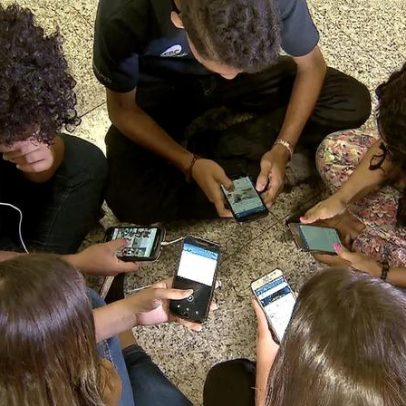 França proíbe redes sociais para menores de 15 anos