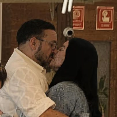 Belo e Rayane Figliuzzi são vistos aos beijos em jantar no Rio