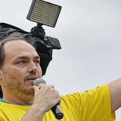 Pedido de Bolsonaro prevalece, PL de SC lança Carlos ao Senado