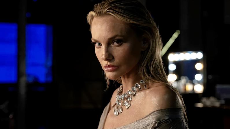 Carol Trentini no filme 'Agentes Muito Especiais' — Foto: Camilla Maia/Divulgação