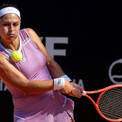 Carol Meligeni vence com duplo 6/0; Pedretti e Bohrer avançam