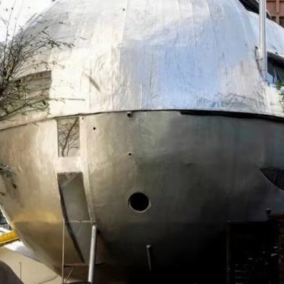 ABERTO ocupa Casa Bola, obra icônica de Eduardo Longo
