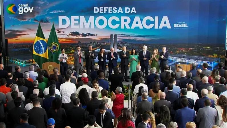 Evento da democracia no Palácio do Planalto — Foto: Reprodução