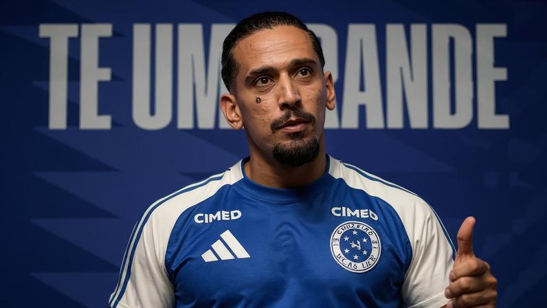 Chico da Costa foi apresentado oficialmente no Cruzeiro