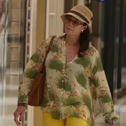 Christiane Torloni é vista saindo de teatro em shopping do Rio