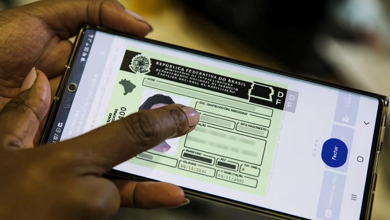 CNH: a carteira Digital,Carteira de Trânsito para Celular. (Foto: Marcello Casal Jr / Agência Brasi)