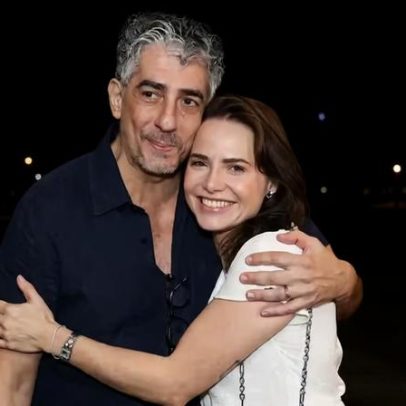 Letícia Colin e Michel Melamed vão à peça de Chay Suede após reatarem