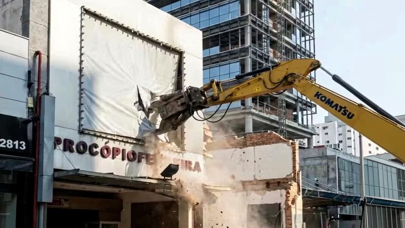 Teatro Procópio Ferreira tem demolição iniciada em SP — Foto: Reprodução/Instagram @miguelfalabellareal