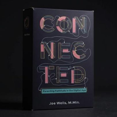 Criando com fé na era digital: desafios e orientações parentais