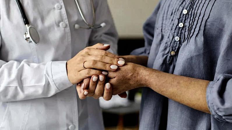 Crise convulsiva no trabalho como agir com segurança em emergências