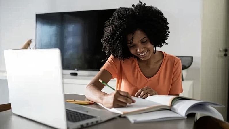 Todos os cursos são realizados de forma 100% online