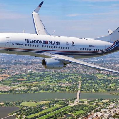 Avião Freedom plane leva documentos dos EUA em turnê pelo 250º aniversário