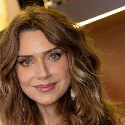 Letícia Spiller segue dieta com batata-doce e toma suco no café da manhã