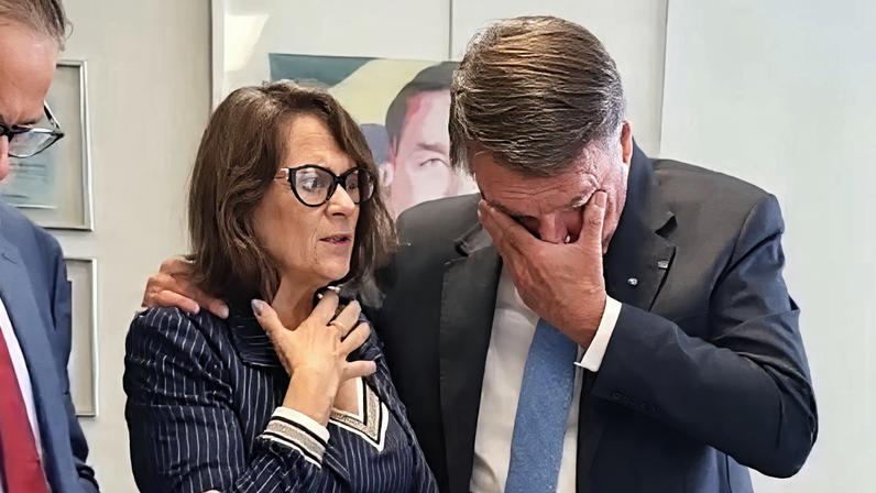 ‘Está sereno’, diz Damares sobre Bolsonaro após oração