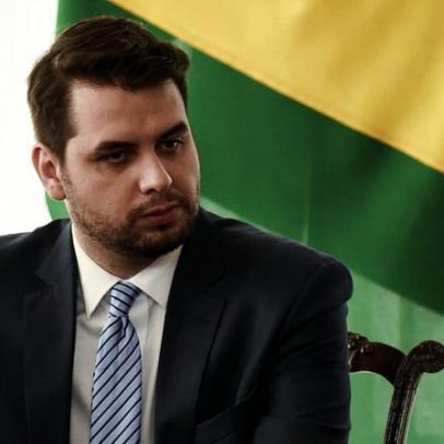 Defesa de Filipe Martins afirma que LinkedIn foi usado pela última vez em 2024