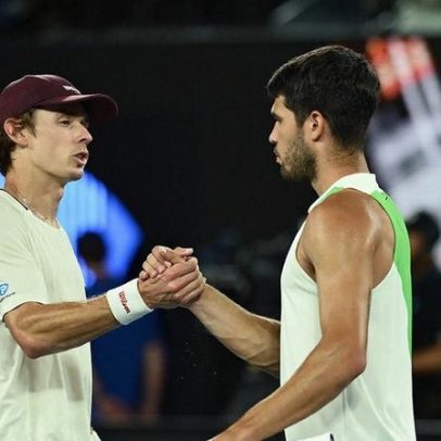 De Minaur admite jogar fora da zona de conforto