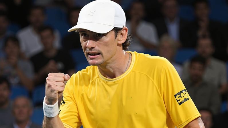 De Minaur vibrando na vitória