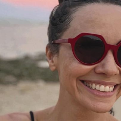 Débora Falabella posta foto discreta com o marido e diz que janeiro está especial