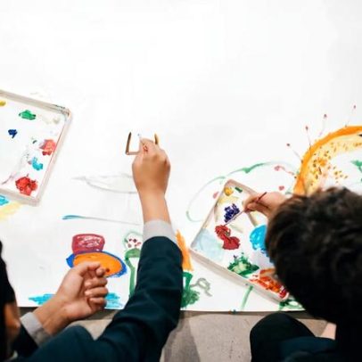 Reino Unido destina £1,5 milhões para programa de prêmios em educação artística