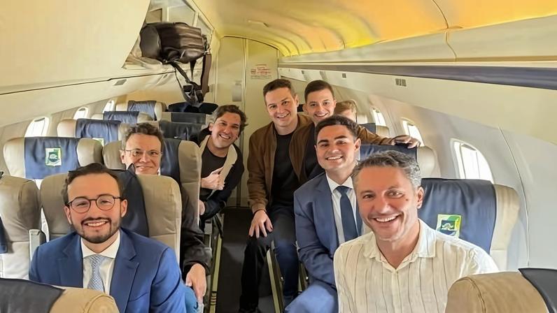 Deputado Icaro de Valmir (PL-SE), segundo à direita, posta foto de viagem à Costa Rica, ao lado de deputados e o ministro das Cidades, Jader Filho (MDB-PA)