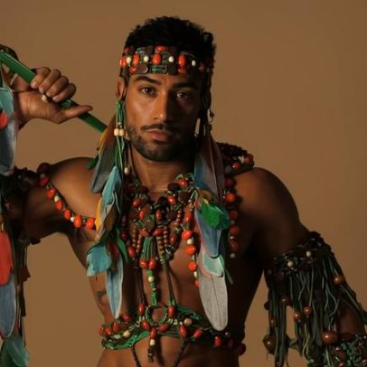 Muso da Unidos de Padre Miguel volta de Dubai com fantasia para ensaio técnico