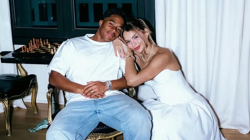 Gabriely Miranda, esposa de Endrick, muda o visual e jogador se 'derrete' — Foto: Reprodução/Instagram