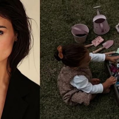 Helena, filha de Amanda Kimberlly e Neymar, brinca com objetos de jardinagem