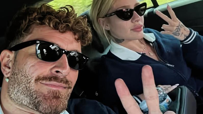 Karoline Lima e Léo Pereira usam look combinando — Foto: Reprodução/Instagram