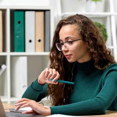 Especialista explica como a Lei da Atração pode ajudar no aprendizado de idiomas