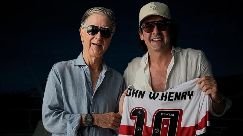 Diego Fernandes e John W. Henry, proprietário do Liverpool