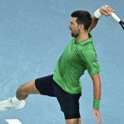 Djokovic joga às 23h30, Sinner às 5h, Rybakina fecha a rodada