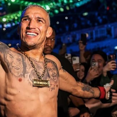 Atitude de Charles do Bronx emociona treinador antes do UFC 326