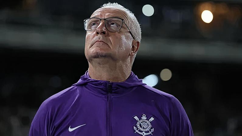 Dorival Júnior durante o jogo entre Corinthians e Botafogo, pelo Brasileirão