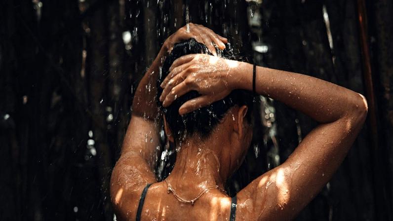 Se você toma banho à noite em vez de manhã, a Psicologia diz que você apresenta estas características