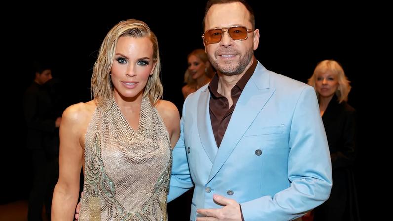 Jenny McCarthy revela desafios no quarto com Donnie Wahlberg