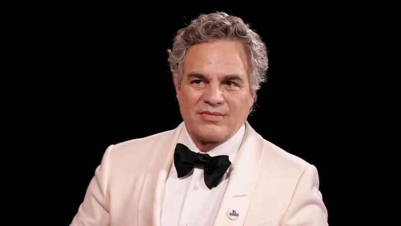 Mark Ruffalo, Wanda Sykes and Jean Smart protested ICE at the Golden Globes 2026 on Sunday.