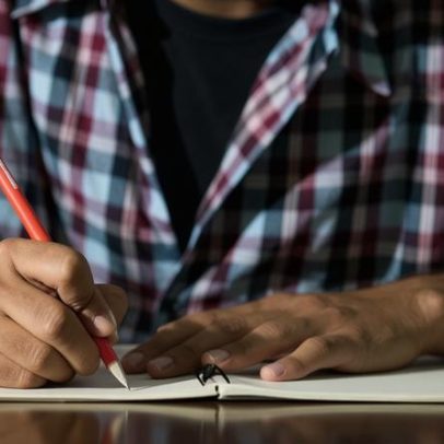 Instituto Paulo Freire abre inscrições para curso gratuito de alfabetização
